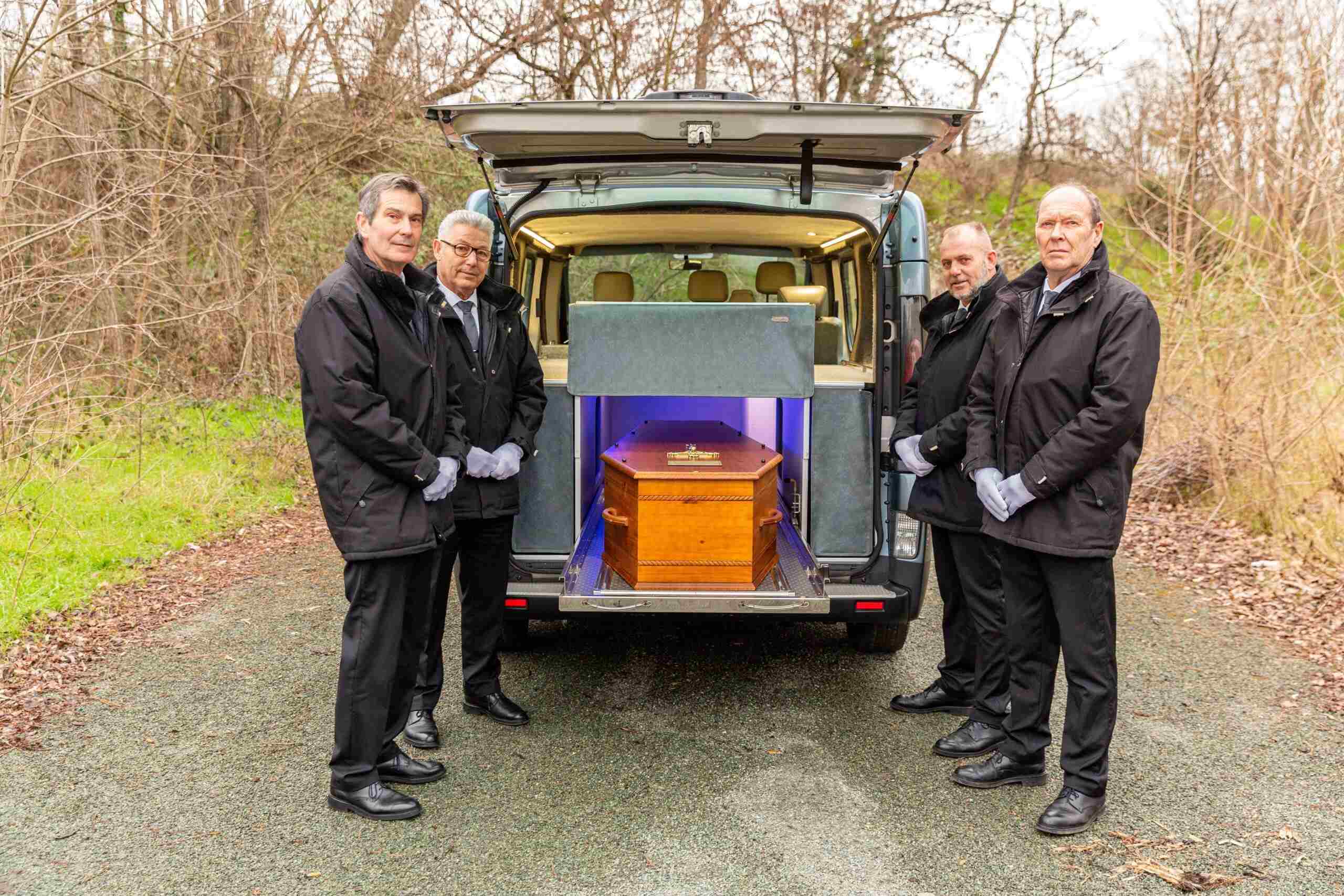 membres de service funeraire